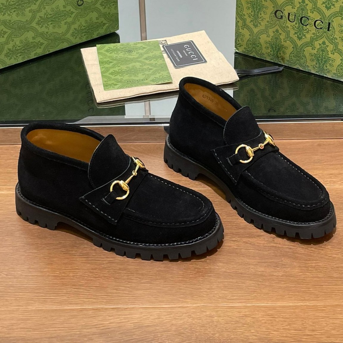 Luxury Gucci GG WOMEN'S HORSEBIT ANKLE BOOT IN BLACK SUEDE