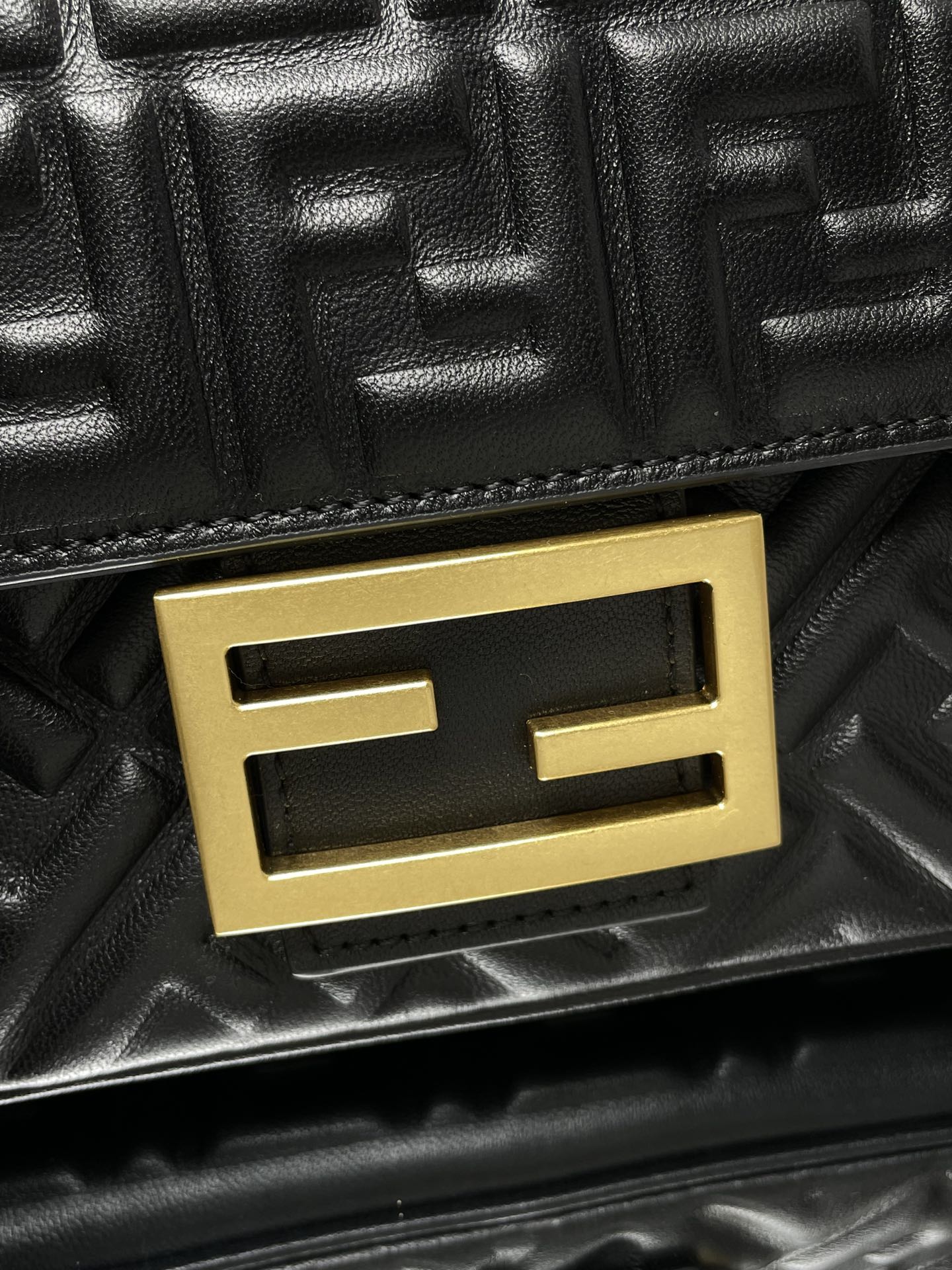 Luxury FendiFend Baguette 24 Bag With FF Motif Black Leather Ghw