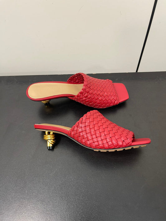 Luxury Bottega Veneta knot mule 55 burgundy lambskin