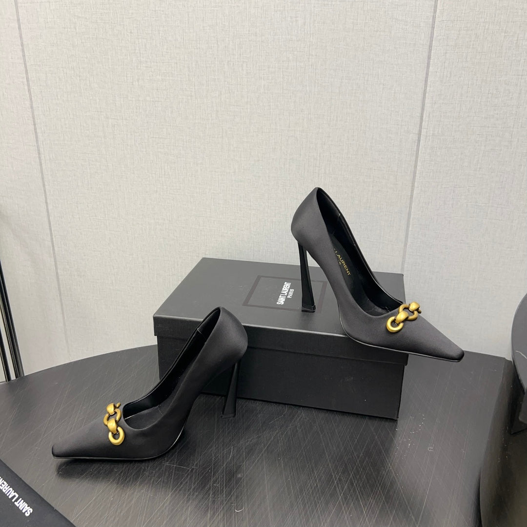 Luxury Saint Laurent HIGH PUMPS IN BLACK SILK ATTACHED GOLD CHAIN
