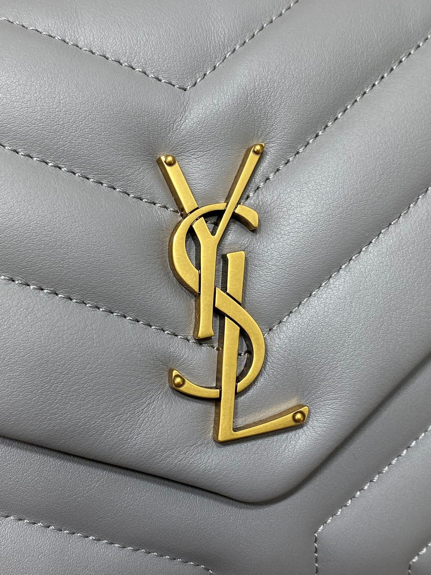 Luxury Saint Laurent LOULOU SMALL 25 IN ASH BLUE LAMBSKIN GOLD HARDWARE