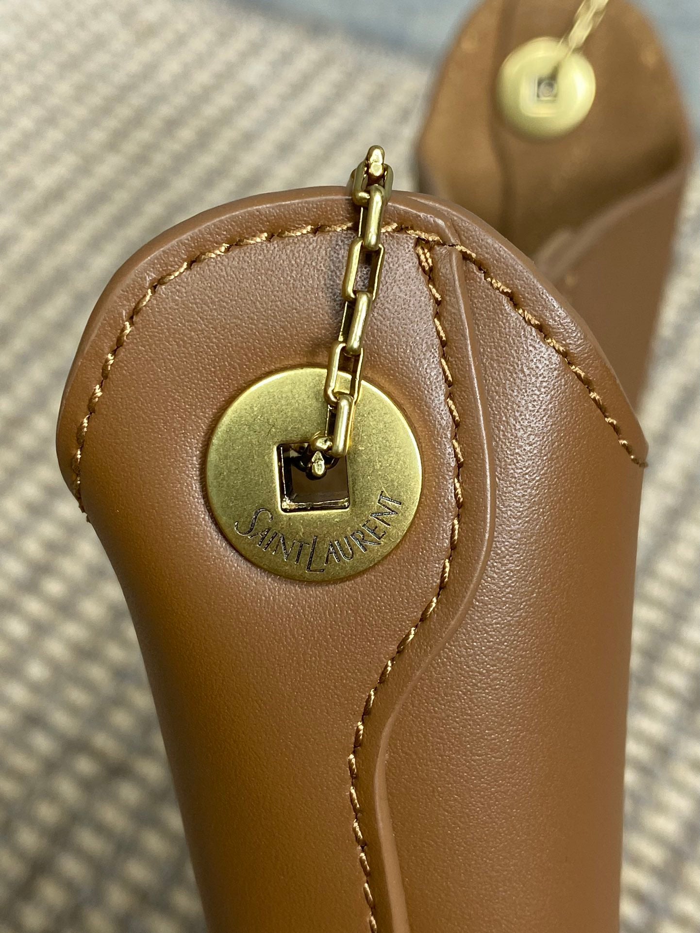 Luxury Saint Laurent FLAT SHOULDER BAG 23 IN TAWNY BROWN CALFSKIN GOLD CHAIN
