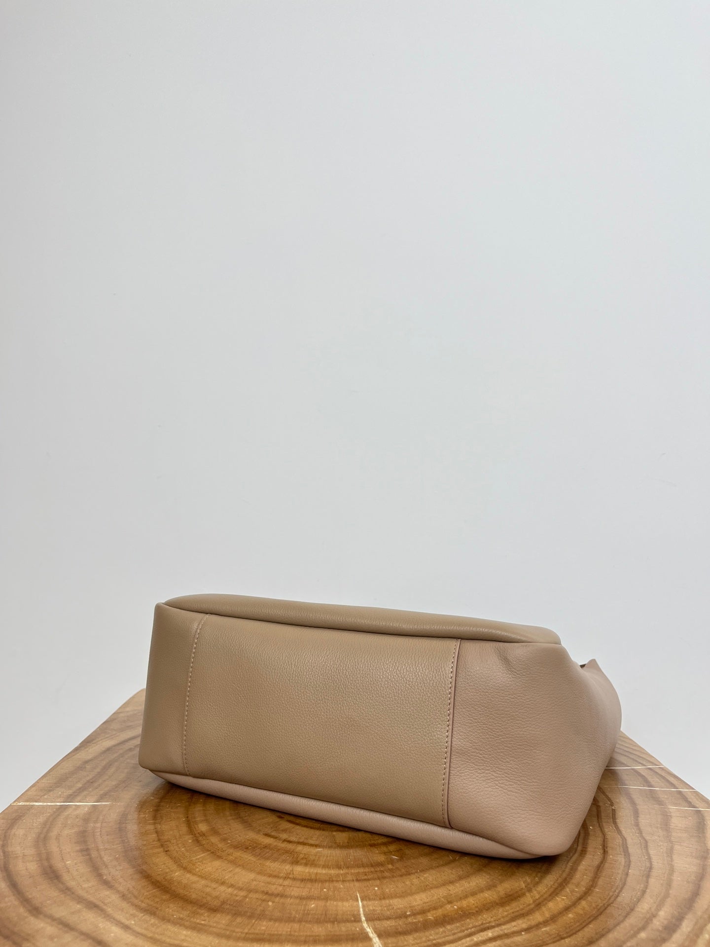Luxury Saint Laurent LE 5 À 7 LARGE SUPPLE 31 IN LIGHT BROWN GRAINED CALFSKIN