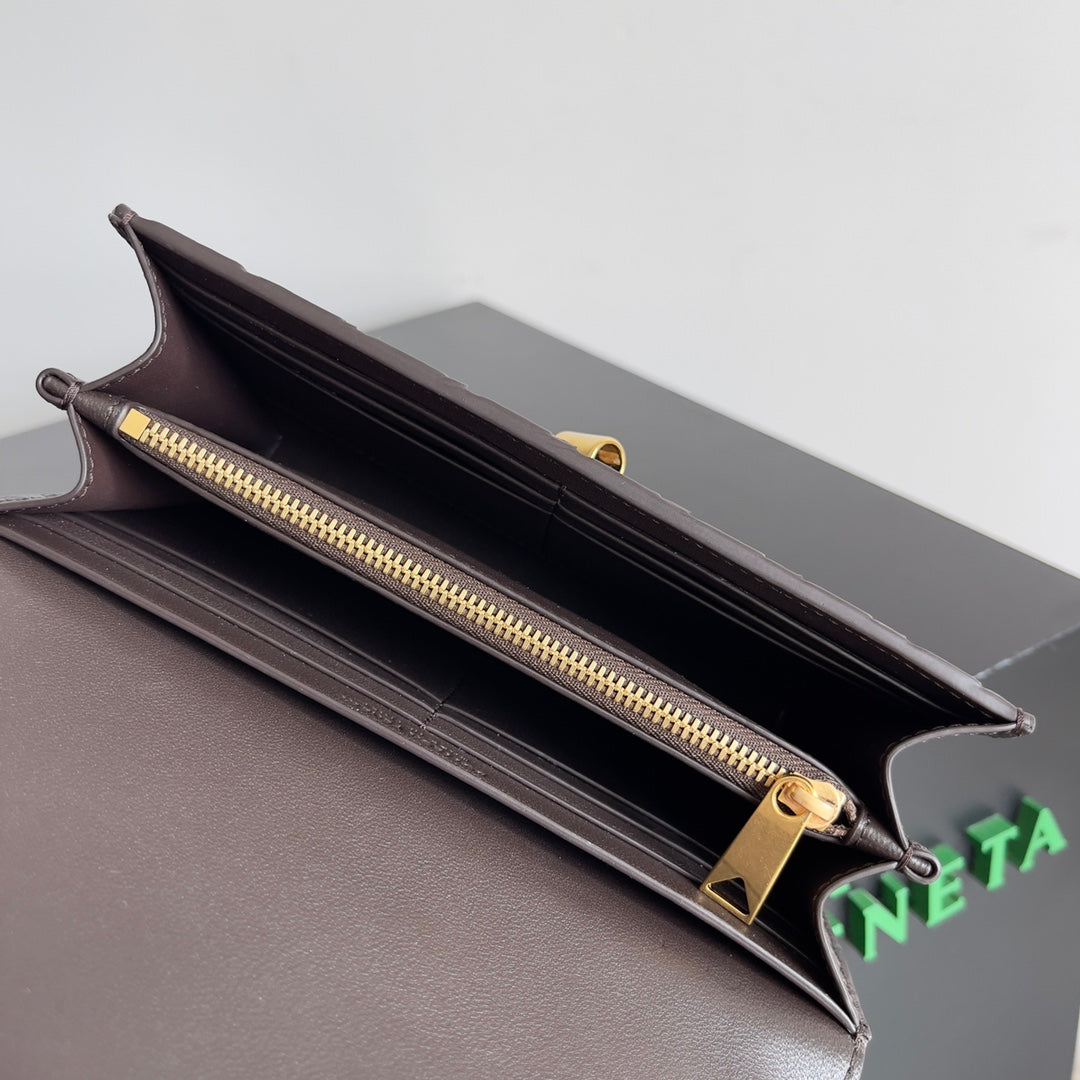 Luxury Bottega Veneta ANDIAMO BAG 19 IN FONDANT CALFSKIN