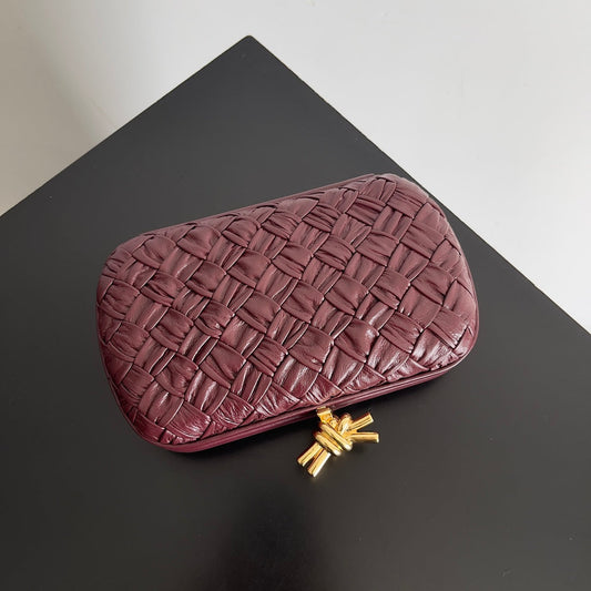 Luxury Bottega Veneta CLASSIC KNOT 20 IN PLUM PURPLE LAMBSKIN