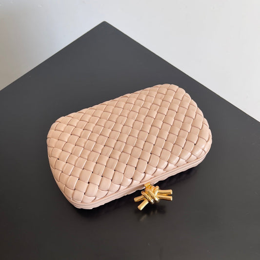 Luxury Bottega Veneta CLASSIC KNOT 20 IN LOTUS LAMBSKIN