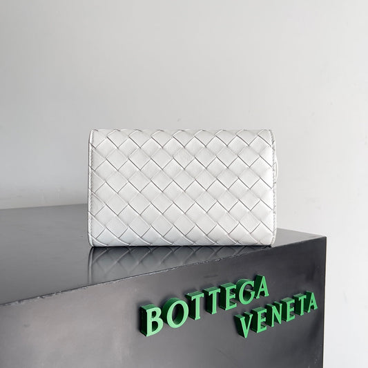 Luxury Bottega Veneta ANDIAMO BAG 19 IN WHITE CALFSKIN