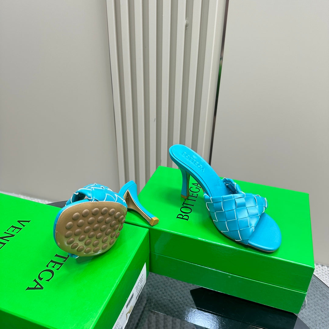Luxury Bottega Veneta blink mule 95 cloud blue lambskin