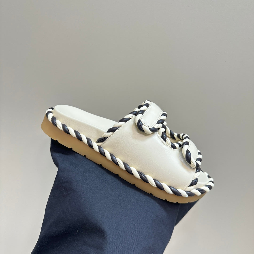 Luxury Bottega Veneta jack flat mule white black lambskin
