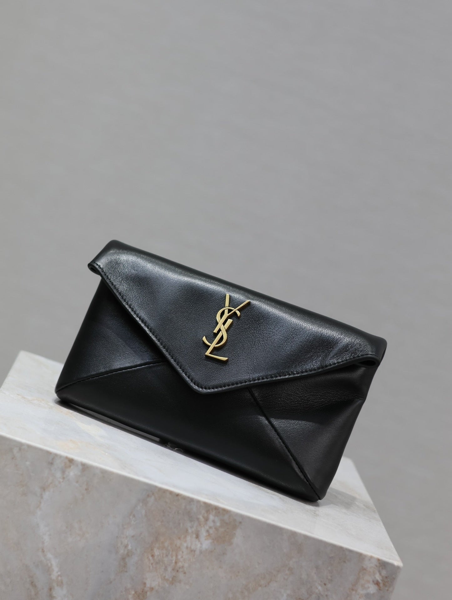 Luxury Saint Laurent ENVELOPE CLUTCH 21 IN BLACK CALFSKIN