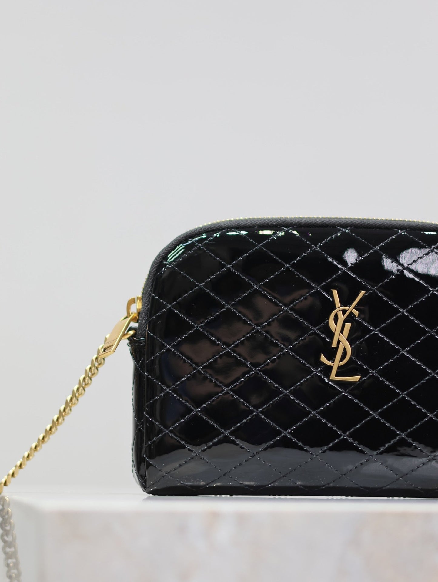 Luxury Saint Laurent GABY ZIPPED POUCH 19 IN BLACK GLOSSY LAMBSKIN GOLD HARDWARE