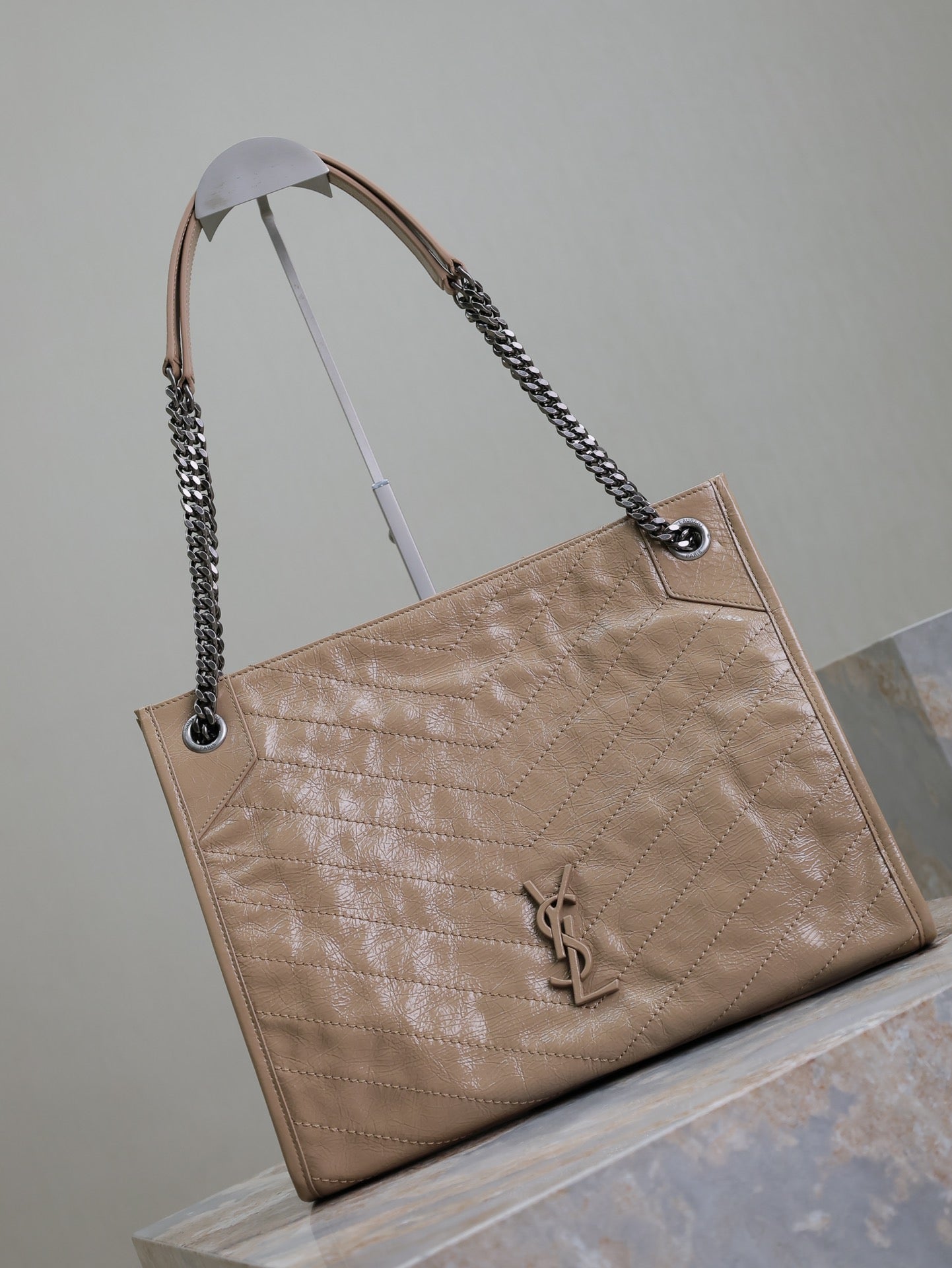 Luxury Saint Laurent NIKI SHOPPING BAG 33 IN LIGHT BROWN CRUMPLED CALFSKIN