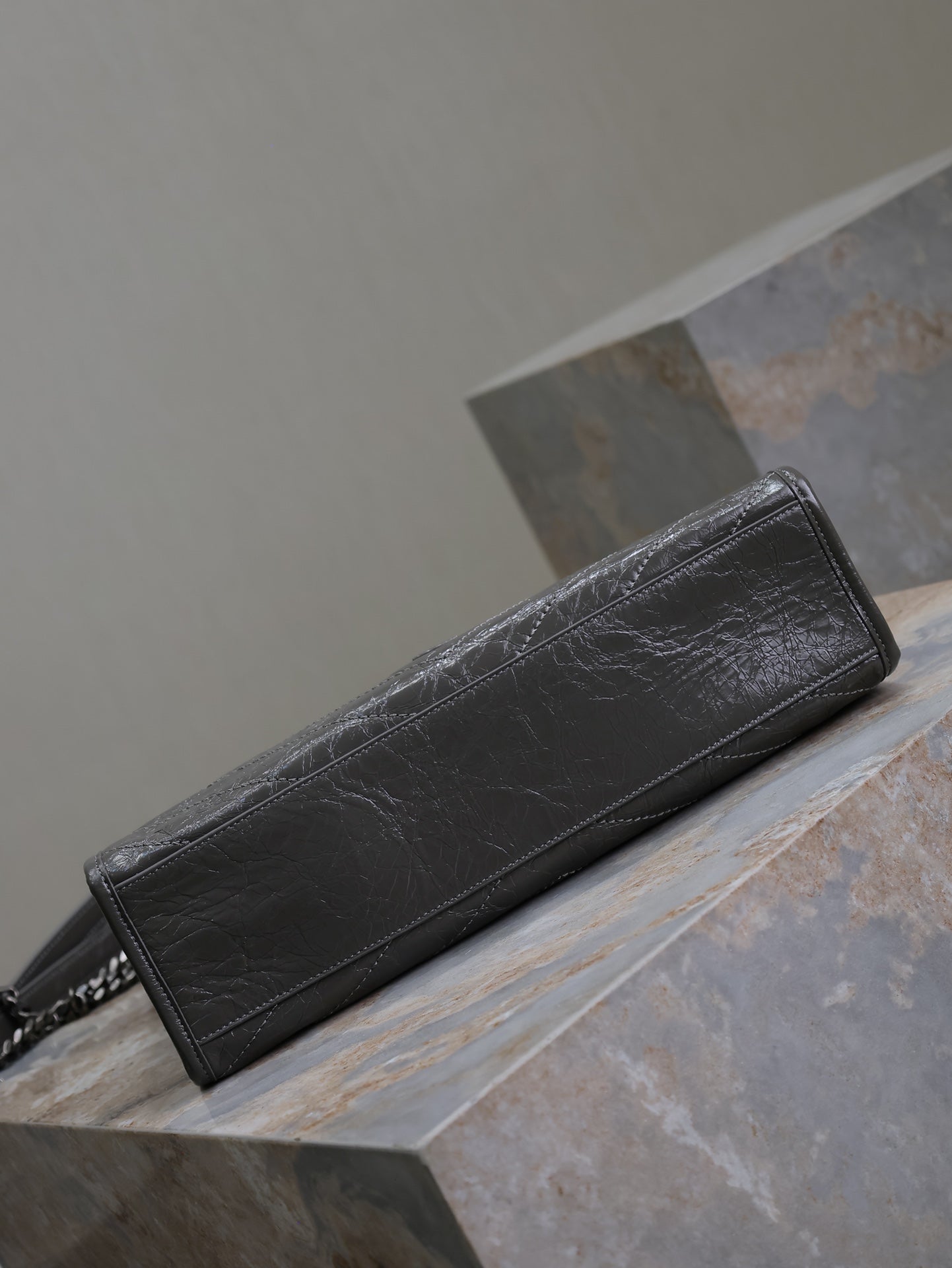 Luxury Saint Laurent NIKI SHOPPING BAG 33 IN GRAY CRUMPLED CALFSKIN