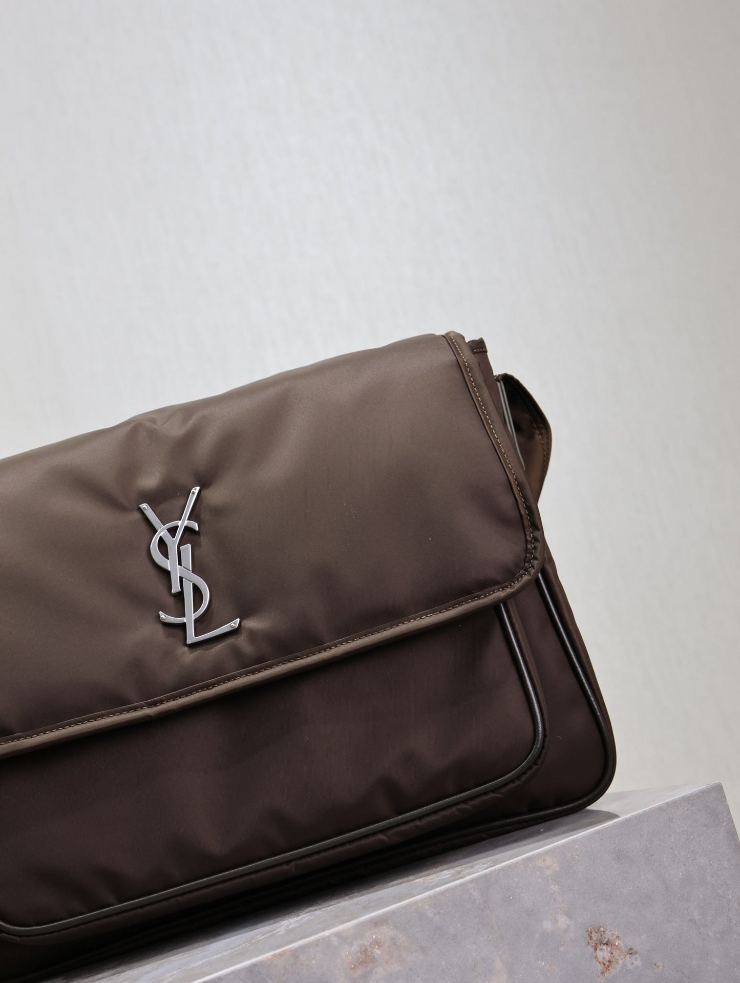 Luxury Saint Laurent NIKI LARGE 32 IN CHOCOLATE NYLON SILVER LOGO