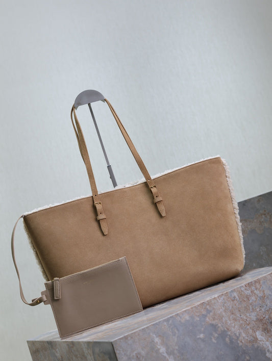 Luxury Saint Laurent SHOPPING TOTE BAG 38 IN TAN BROWN SUEDE AND WHITE SHEARLING TRIM