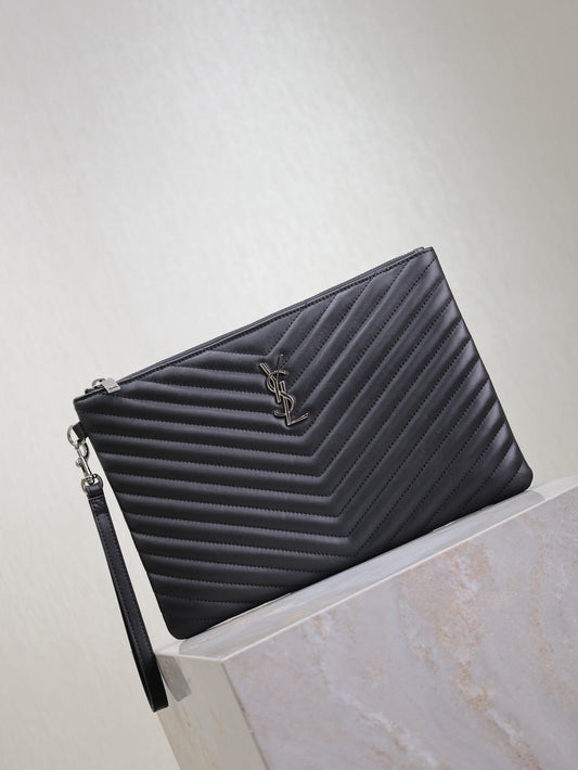 Luxury Saint Laurent CLUTCH 30 IN BLACK QUILTED CALFSKIN SILVER BUCKLE
