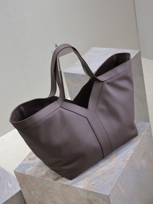 Luxury Saint Laurent TOTE BAG 50 IN BRUNETTE BROWN CALFSKIN