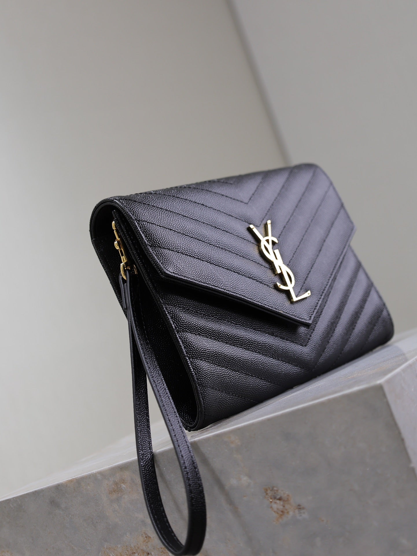 Luxury Saint Laurent CASSANDRE CLUTCH 21 IN BLACK LAMBSKIN GOLD HARDWARE