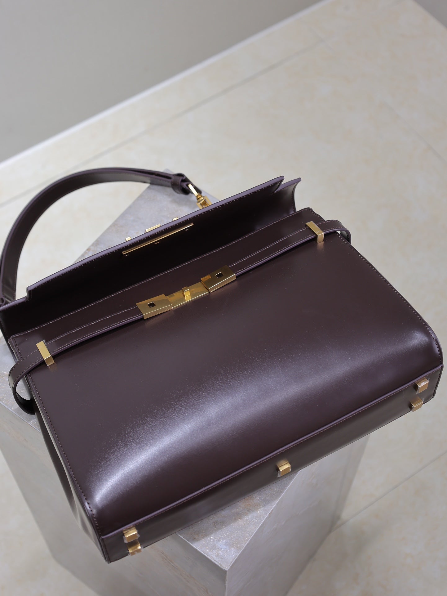 Luxury Saint Laurent MANHATTAN TOP HANDLE BAG 32 IN BRUNETTE BROWN CALFSKIN
