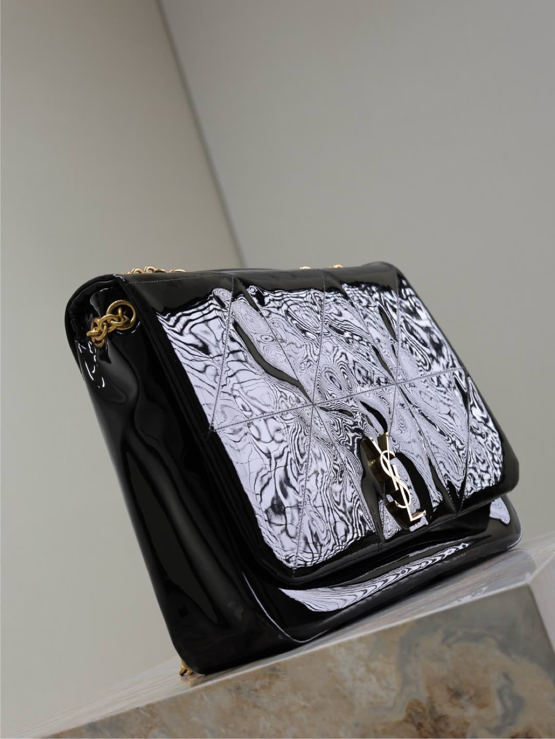 Luxury Saint Laurent JAMIE 4.3 LARGE BAG 43 IN BLACK PATENT LAMBSKIN GOLD HARDWARE