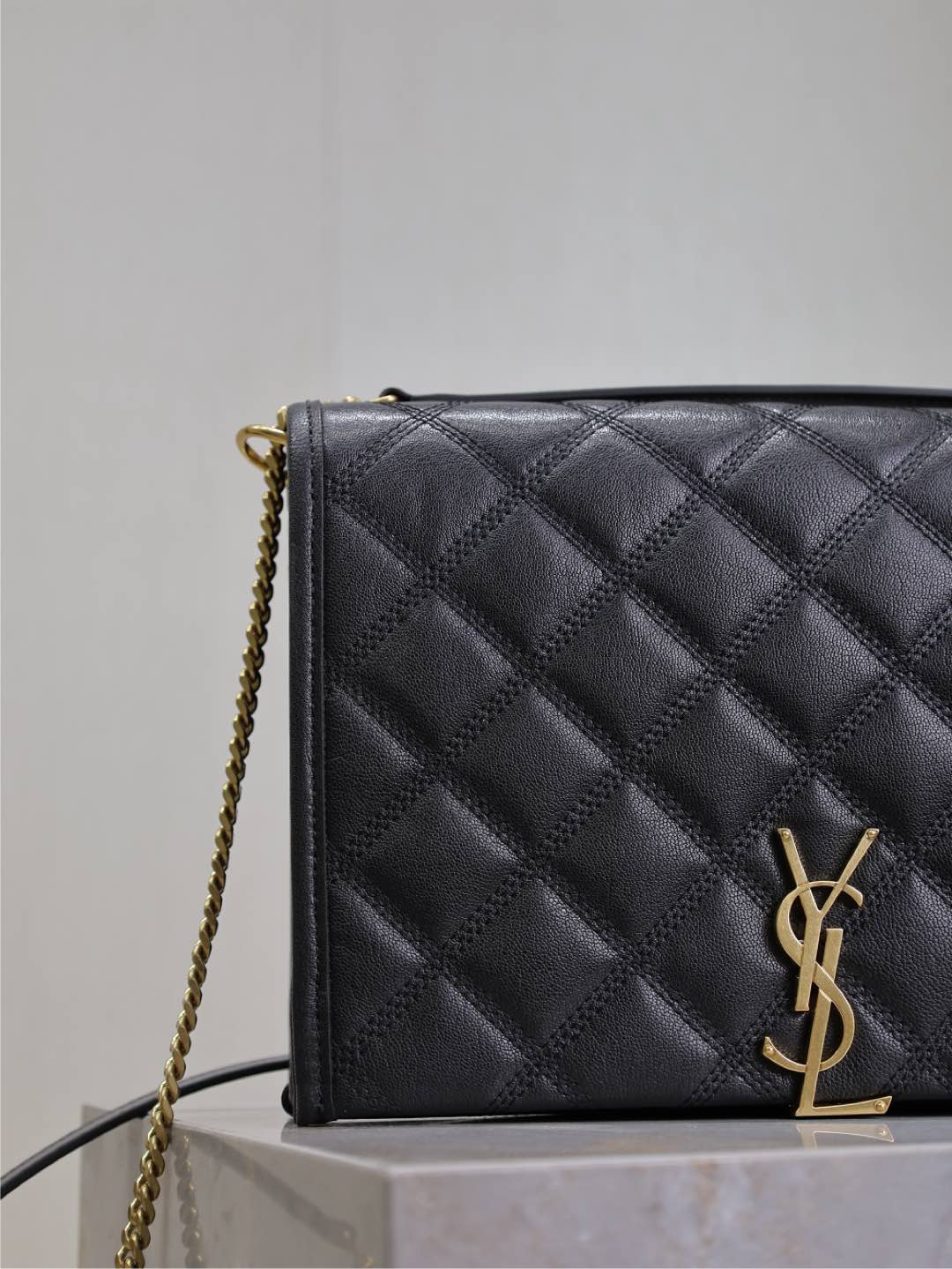 Luxury Saint Laurent BECKY 26 IN BLACK QUILTED LAMBSKIN GOLD HARDWARE