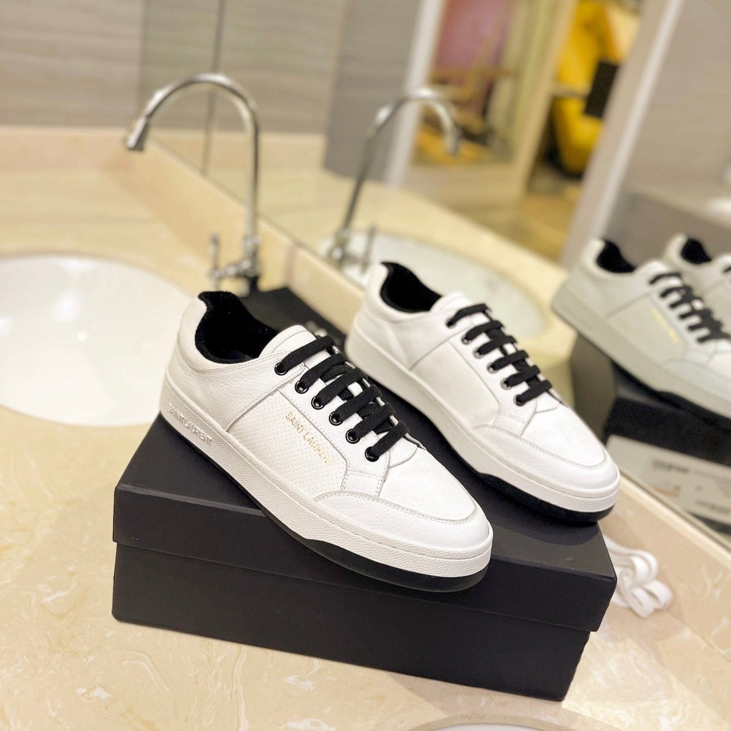 Luxury Saint Laurent SL SL/61 SNEAKERS WHITE-BLACK LACES CALFSKIN