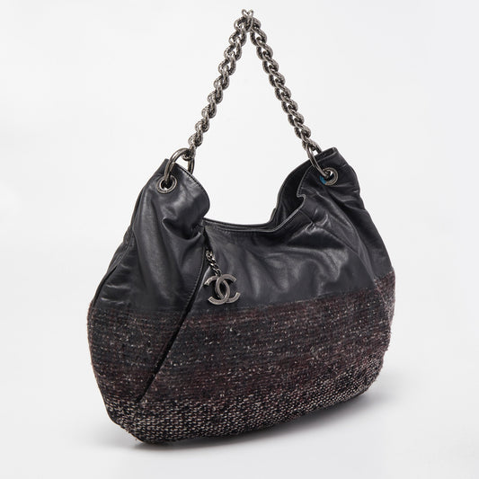 Luxury Chanel Black Tweed and Leather Coco Pleats Hobo