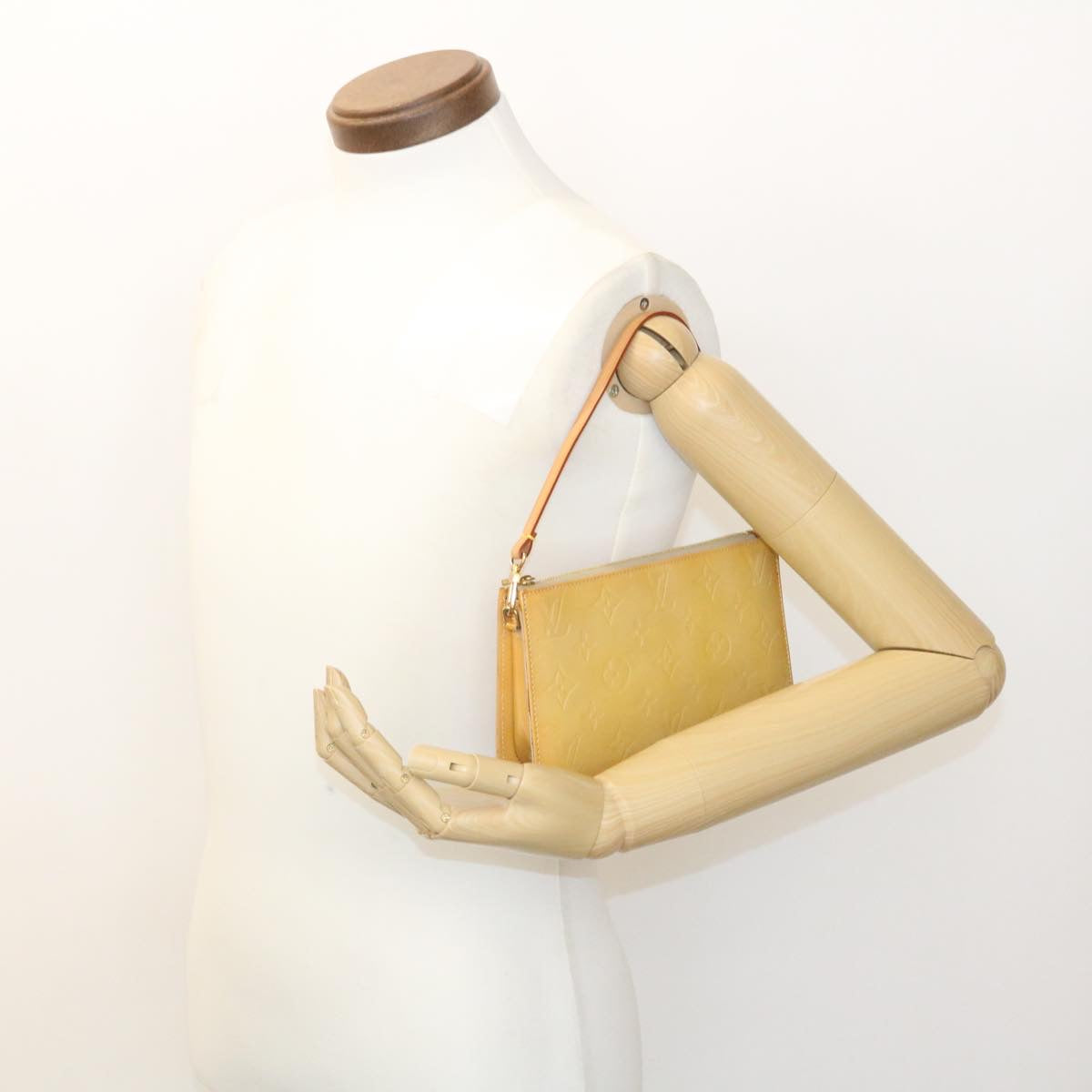 LOUIS VUITTON Monogram Vernis Lexington Pouch Beige M91010 LV th2401