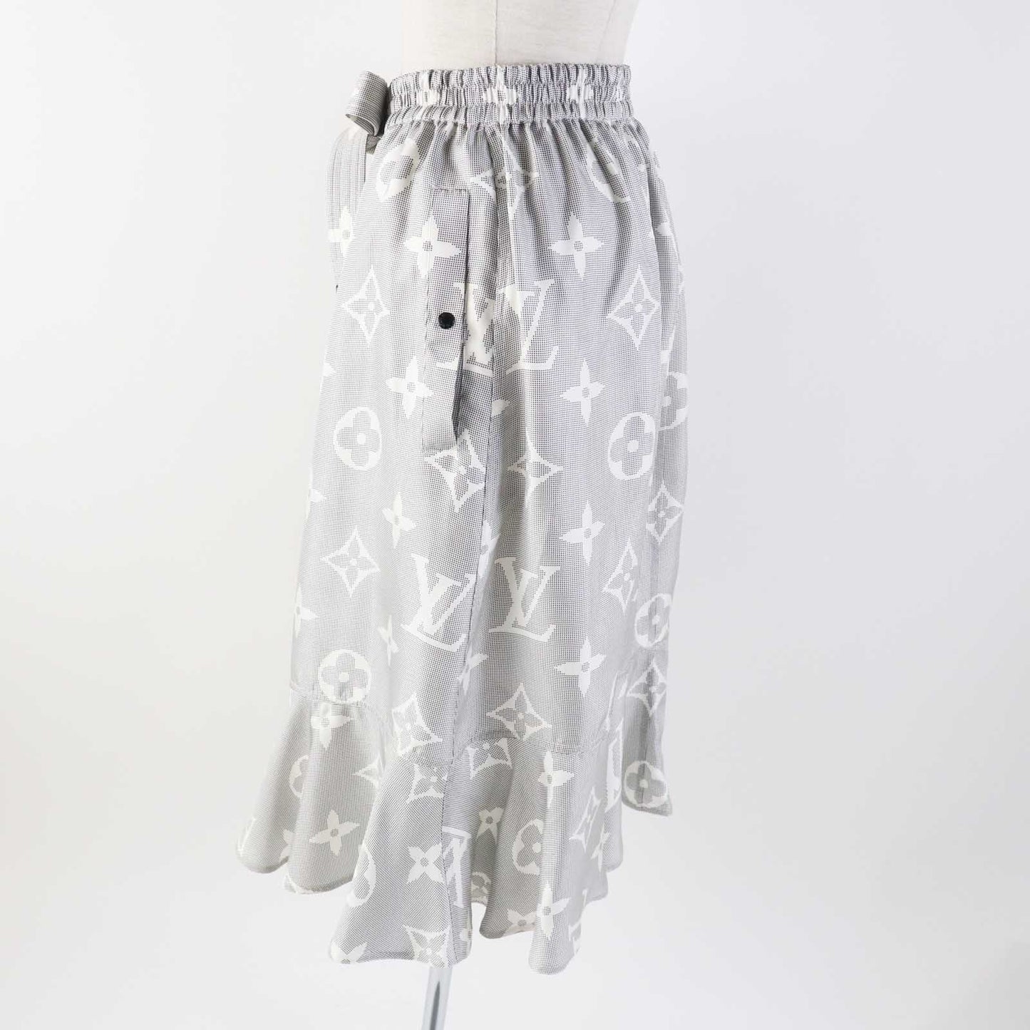 LOUIS VUITTON skirt FOSK05 Outer: 100% silk, Lining: 100% silk, Part: 100% polyester Black White Women 38