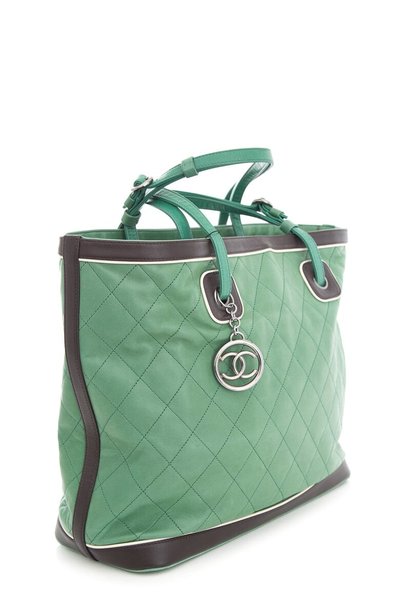 Luxury Chanel Green Quilted Country Club Leather Lambskin Tote