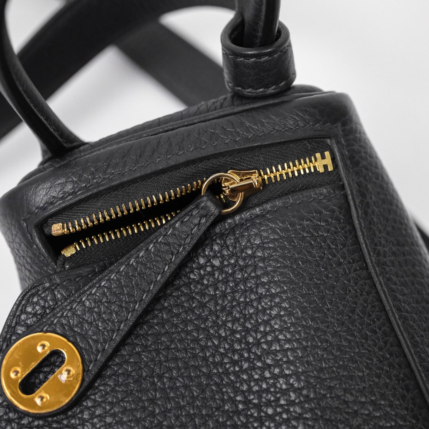 Hermès Mini Lindy 20 Caban 3Y Clemence Gold Hardware