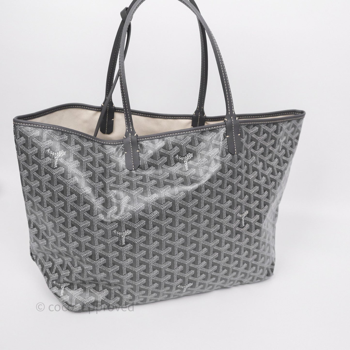 Goyard St Louis Tote PM ⁣⁣⁣⁣⁣⁣⁣⁣⁣⁣⁣⁣⁣⁣⁣⁣⁣⁣⁣⁣Grey