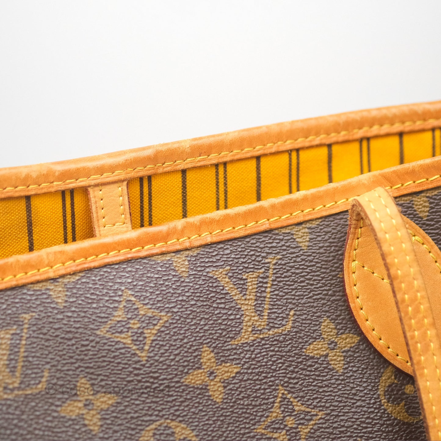 Louis Vuitton Neverfull MM Tote Bag Monogram Canvas