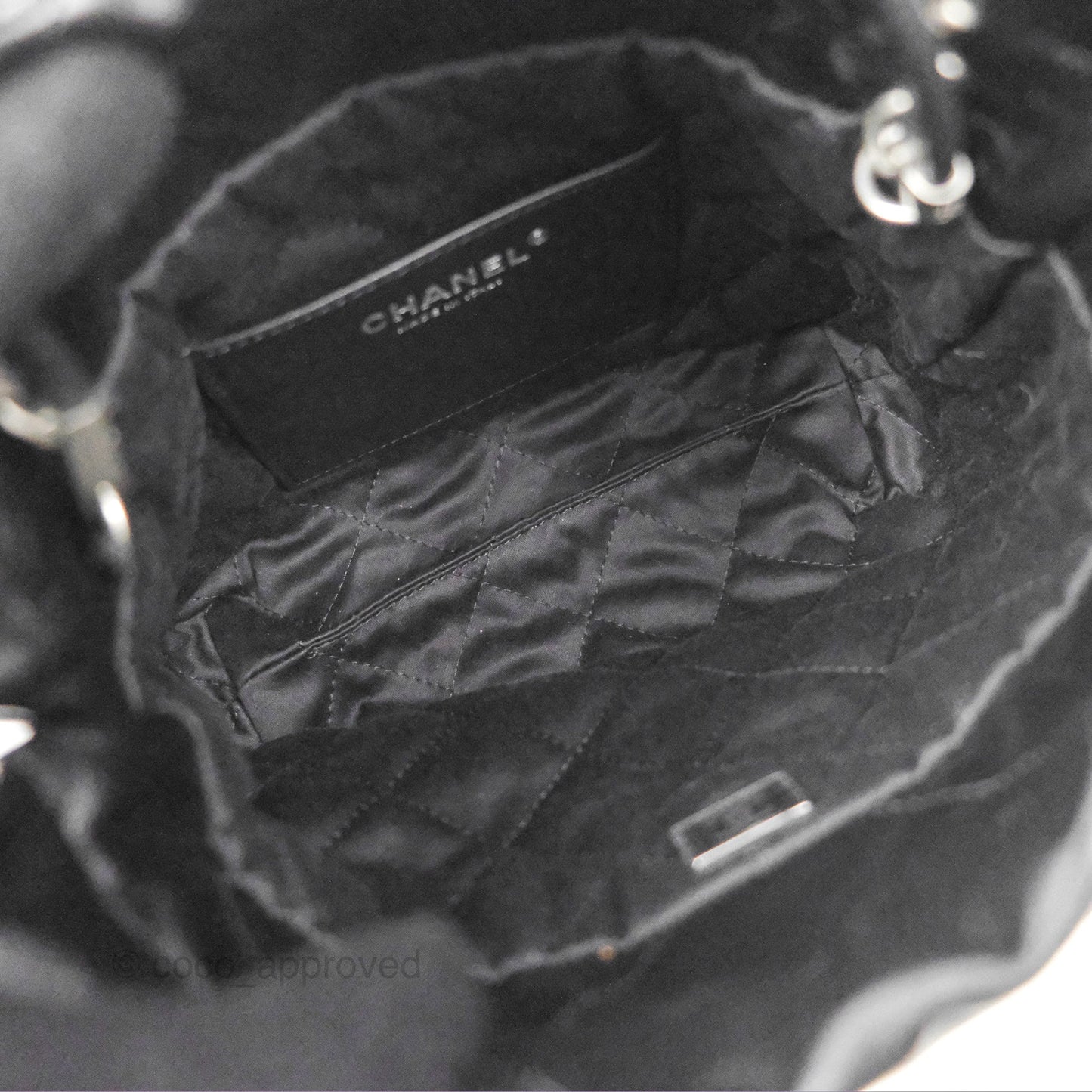 Chanel 22 Mini Bag Black Shiny Crumpled Calfskin Matte Silver Hardware