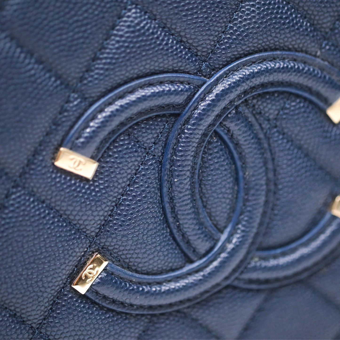 Chanel Quilted Medium CC Filigree Vanity Case Dark Navy Caviar Gold Hardware