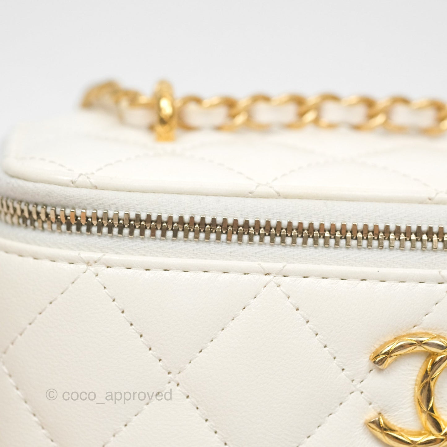 Chanel Vanity with Double Chain White Shiny Lambskin 23C