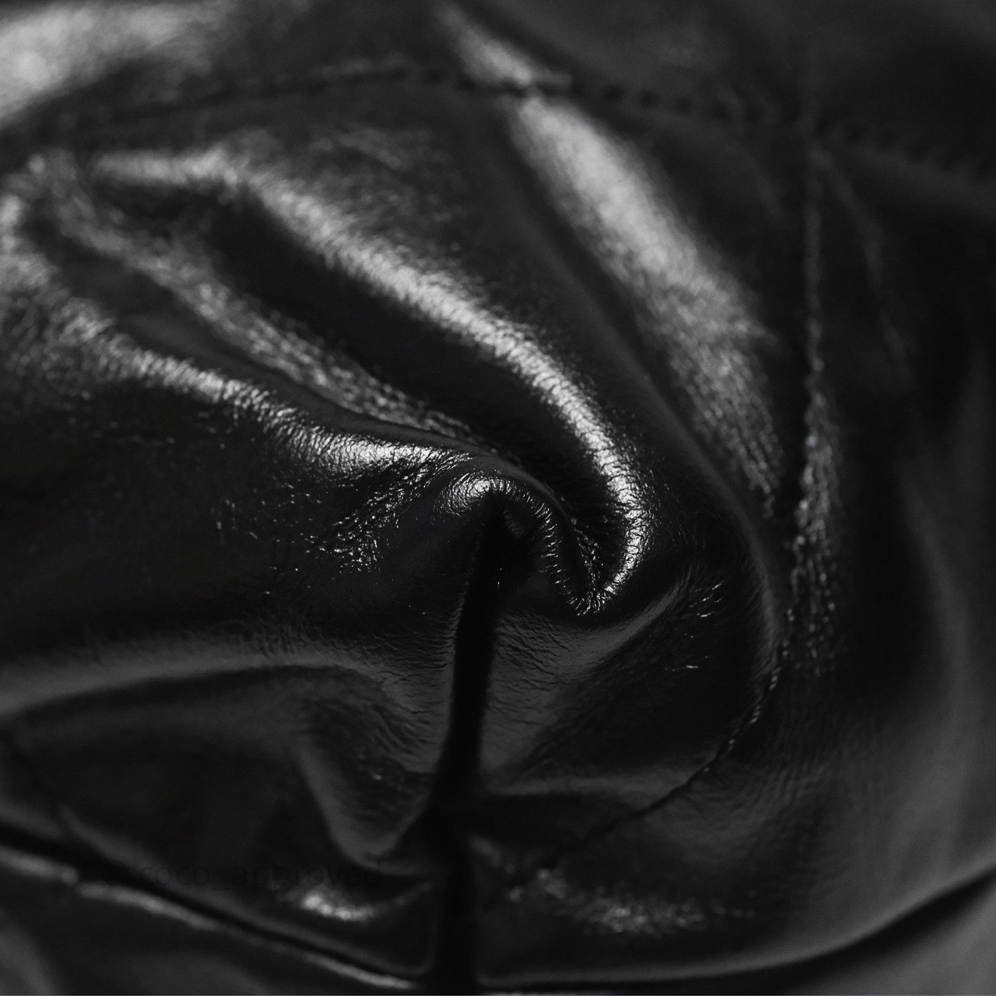 Chanel 22 Bag Medium Black Crumpled Calfskin Aged Gold Hardware
