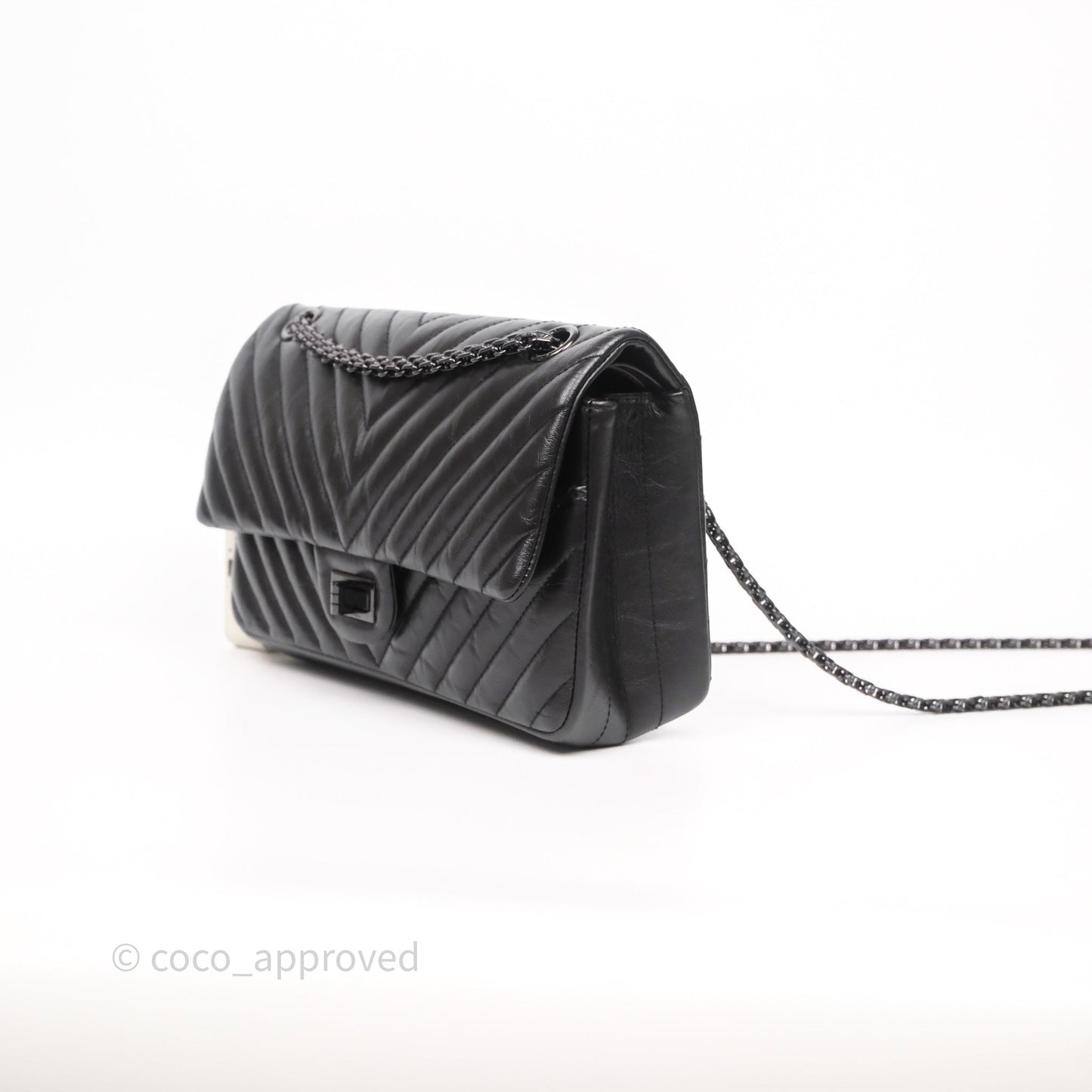 Chanel Reissue 225 Chevron Aged Calfskin So Black