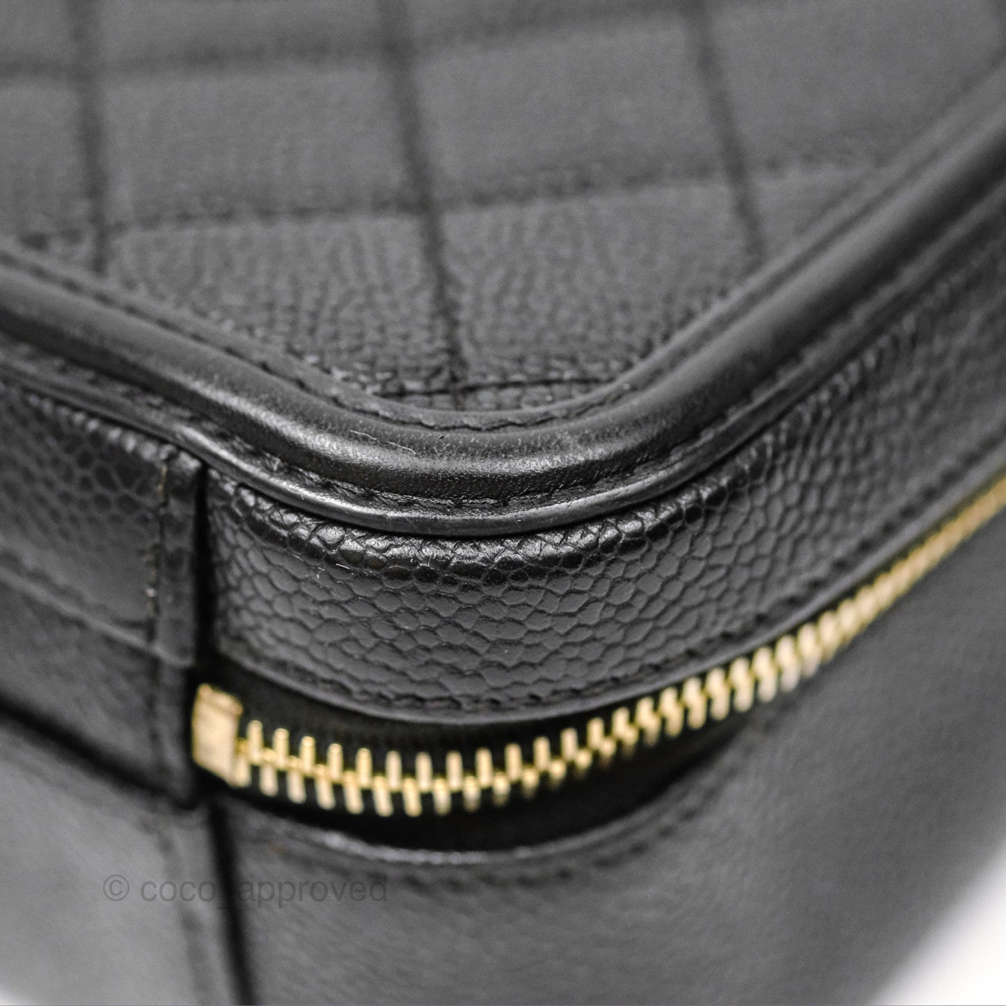 Chanel Quilted Medium CC Filigree Vanity Case Black Caviar Gold Hardware