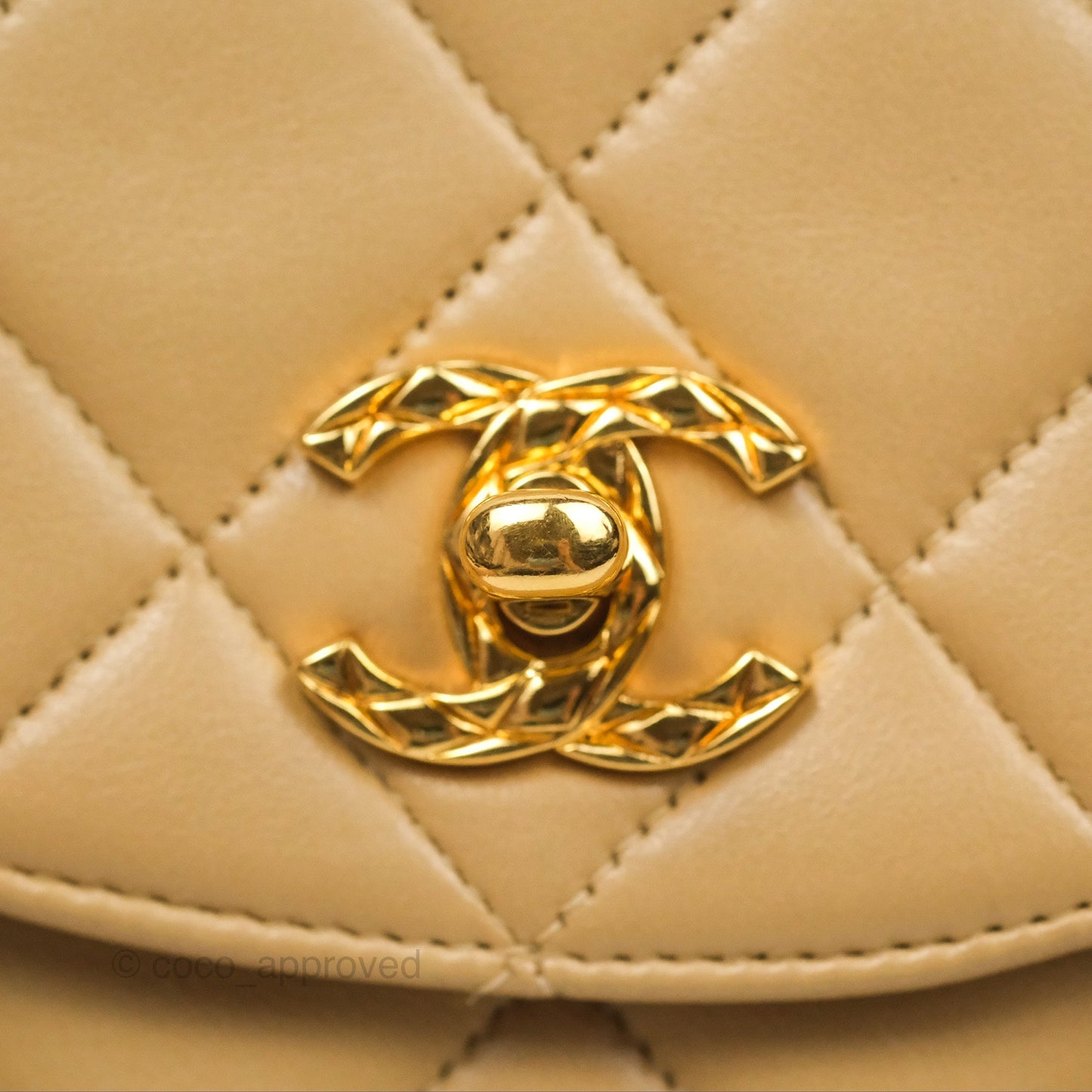 Chanel Vintage Flap Bag Beige Lambskin Gold Hardware