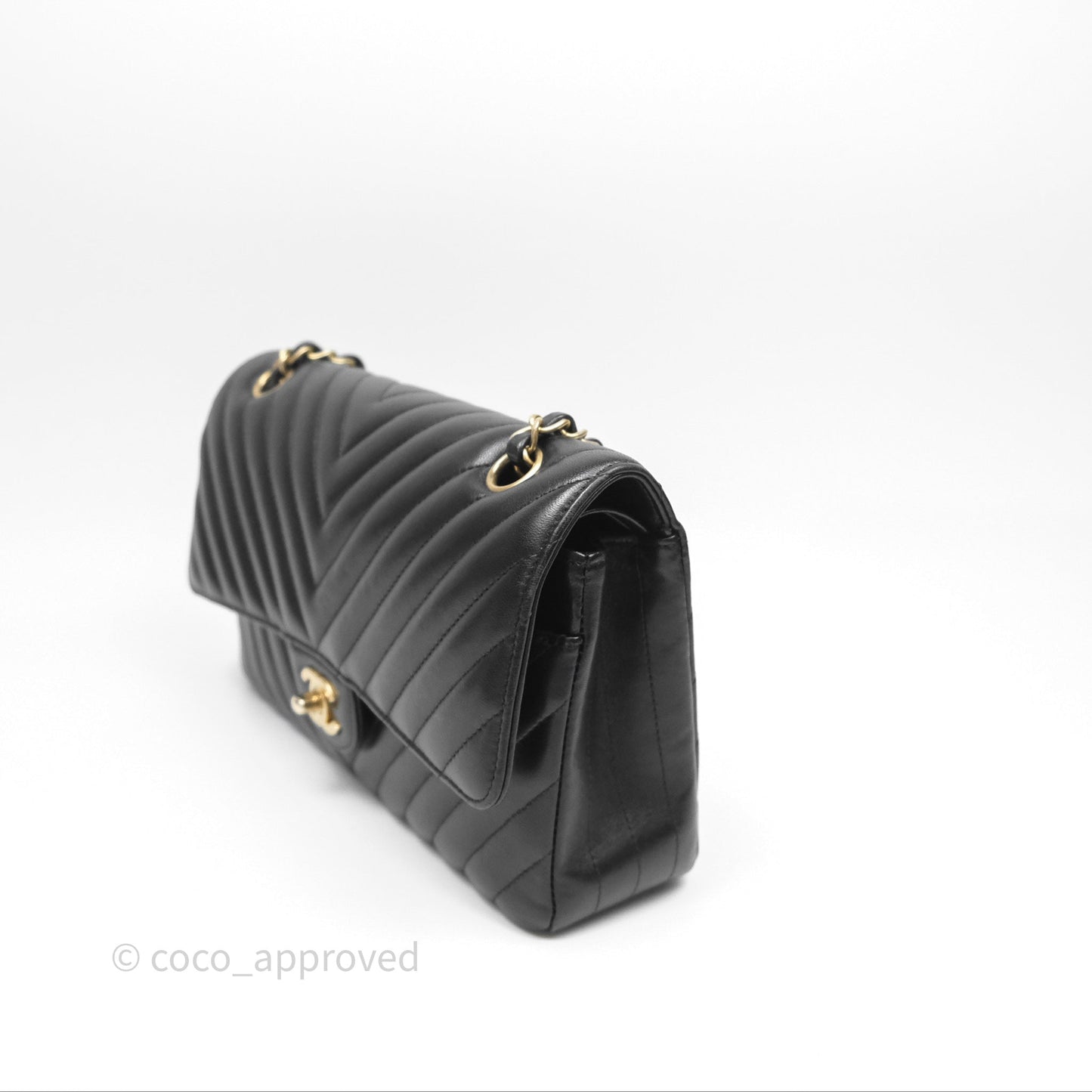 Chanel Classic M/L Medium Flap Chevron Black Lambskin Aged Gold Hardware