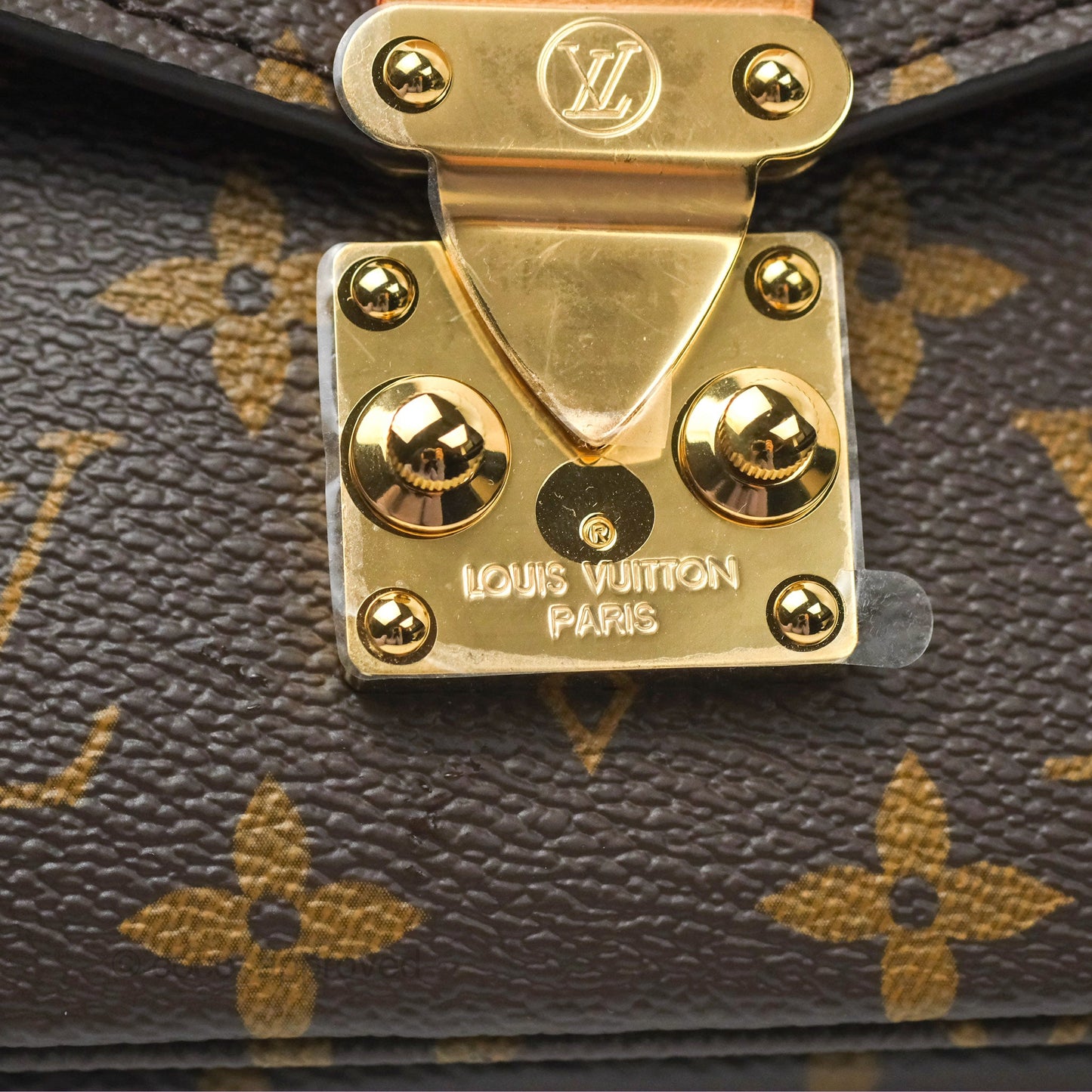 Louis Vuitton Pochette Métis East West Monogram Canvas