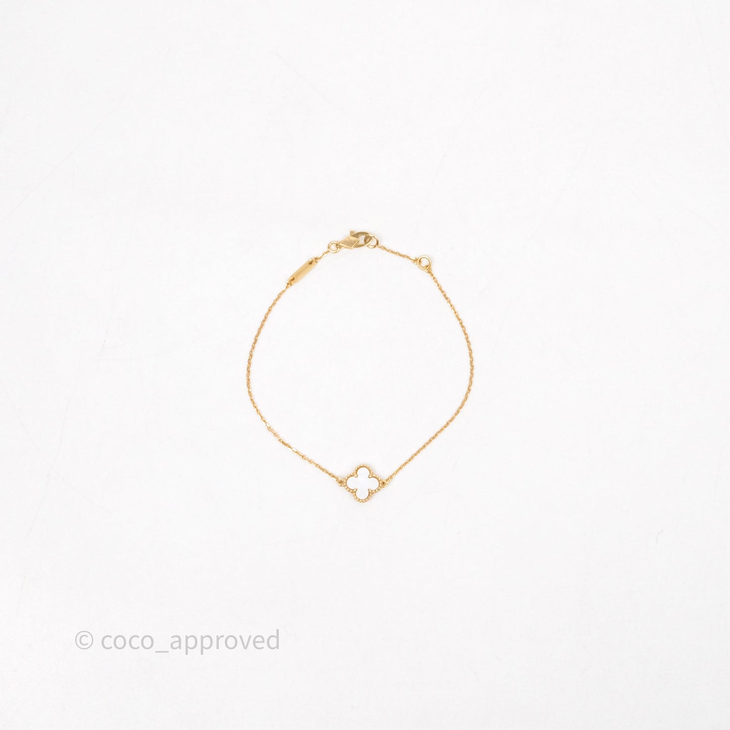 Van Cleef & Arpels White Mother-of-pearl Yellow Gold Set