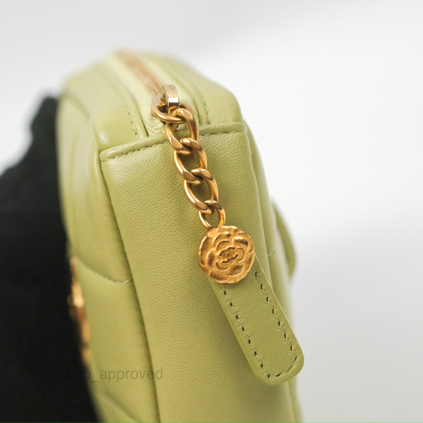 Chanel Diamond Belt Coin Purse Avocado Green Lambskin Aged Gold Hardware