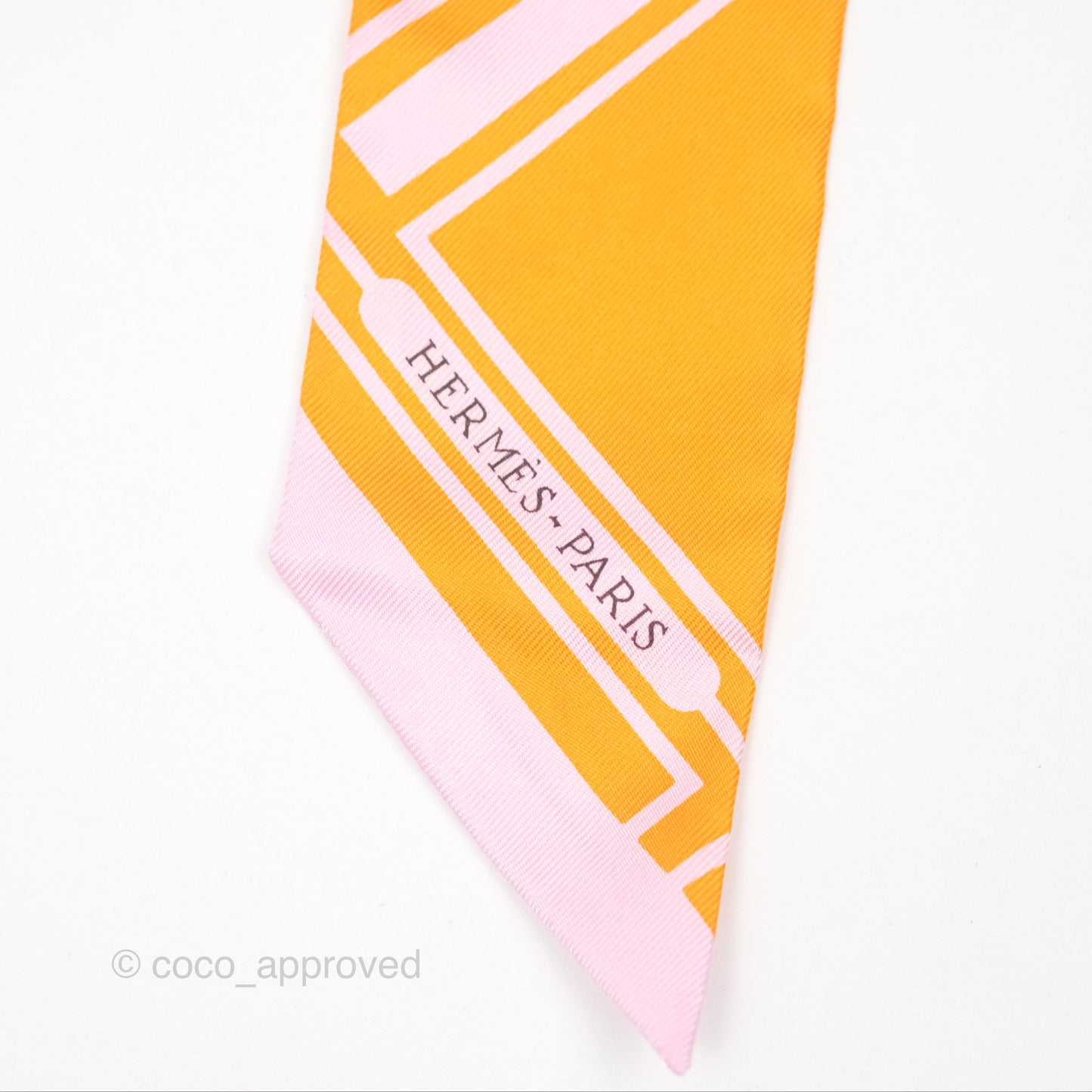 Hermès Les Coupes Tattoo Silk Twilly