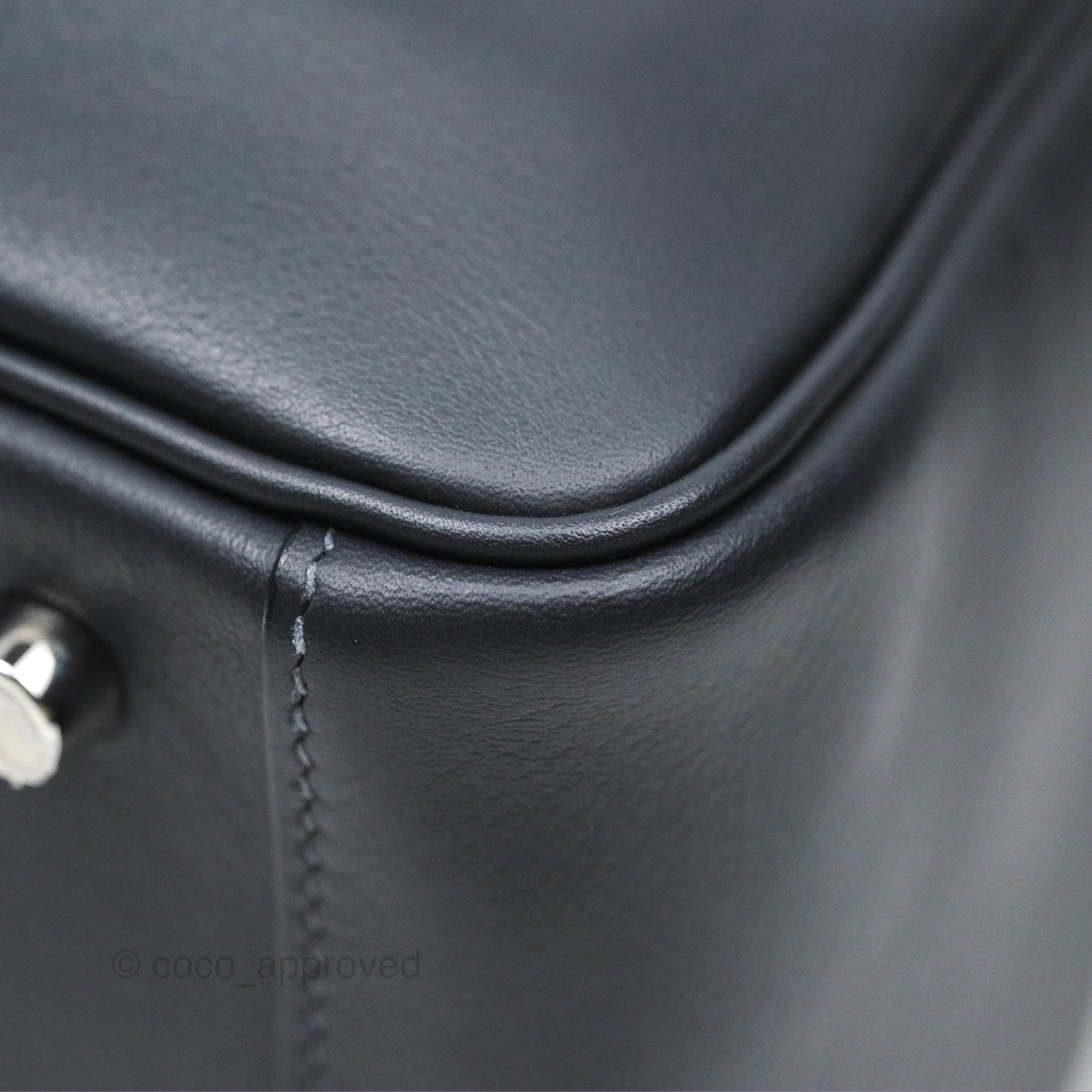 Hermès Lindy 26 Caban/Bleu Frida Swift Palladium Hardware