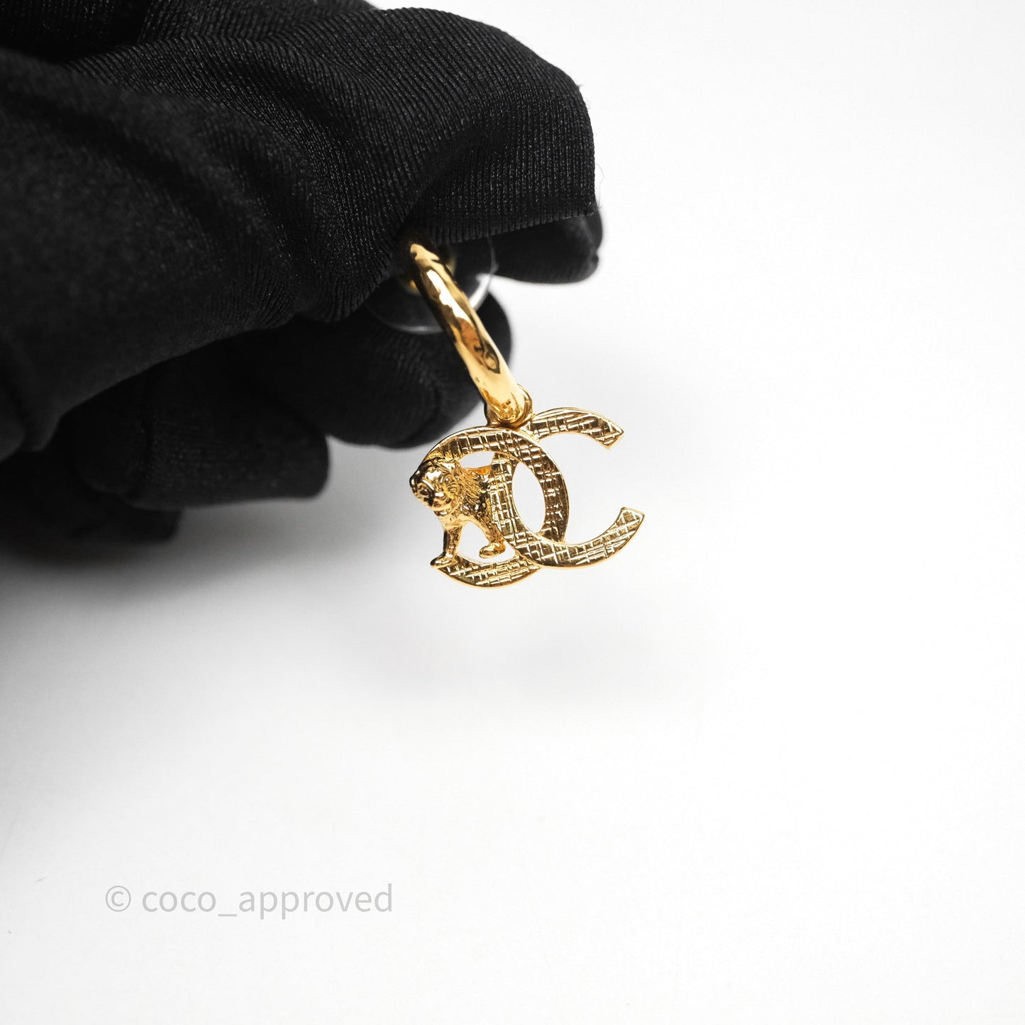 Chanel Lion CC Hoop Earrings Gold Tone 22A