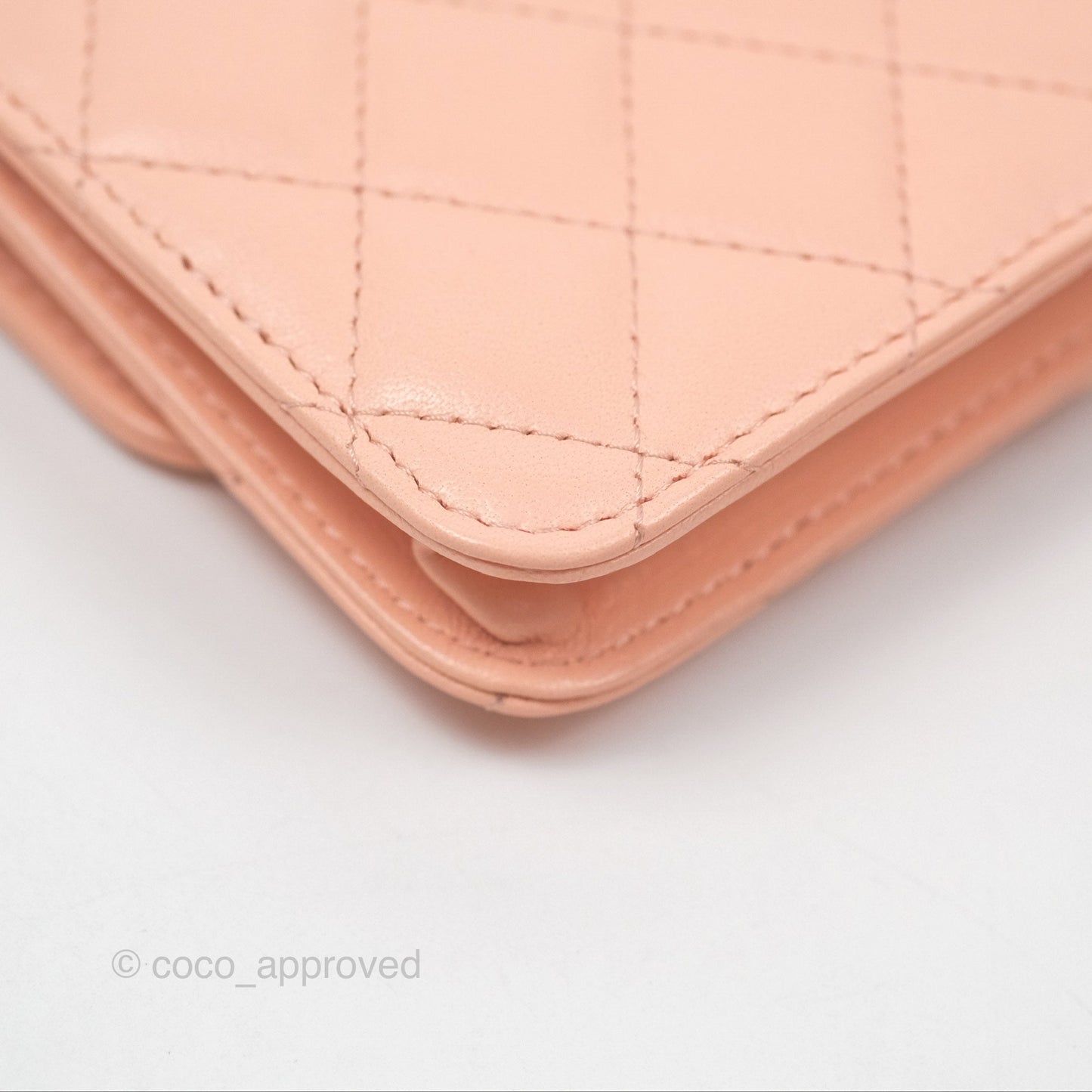 Chanel Pearl Crush Card Holder Pink Beige Lambskin Aged Gold Hardware
