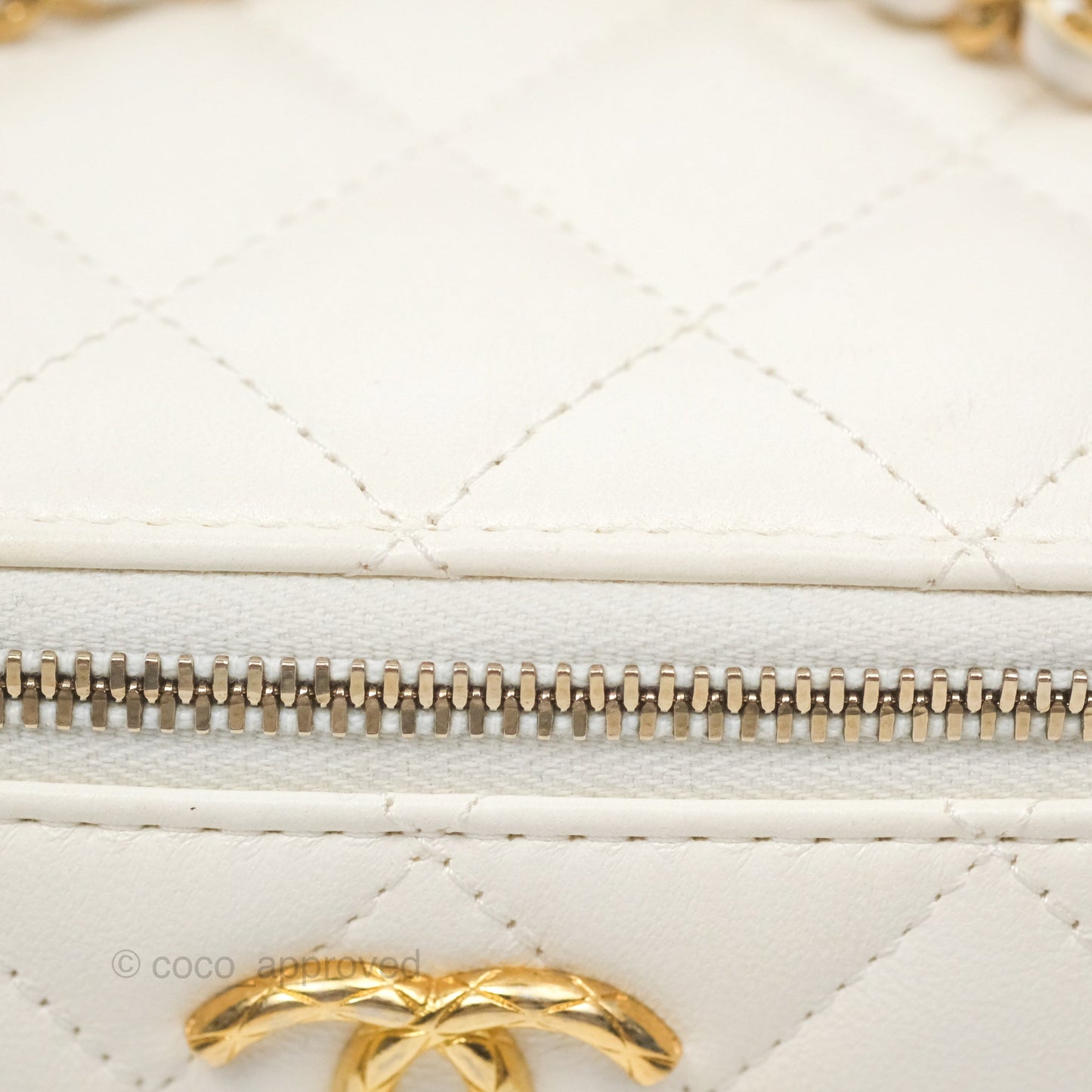 Chanel Vanity with Double Chain White Shiny Lambskin 23C
