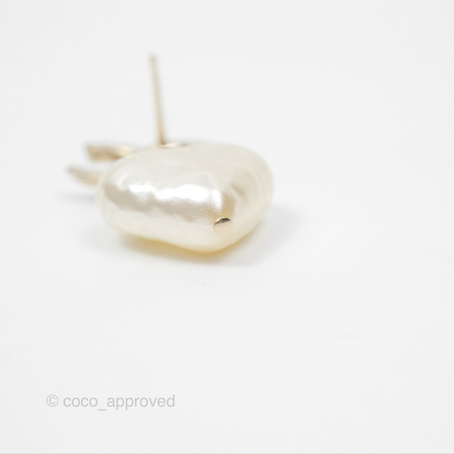 Chanel CC Pearl Heart Drop Earrings Gold Tone 22C